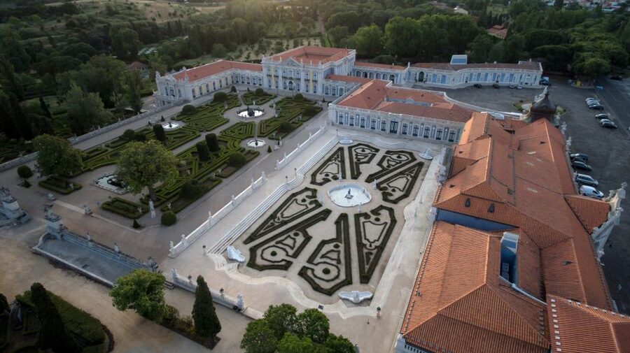 Queluz National Palace & Gardens Ticket - Entering the palace with a fast-track ticket