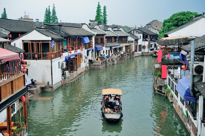 Shanghai Day Tour to Zhujiajiao Water Town, Yu Garden, Bazaar, Bund - From Shanghai skyscrapers to Zhujiajiao canals