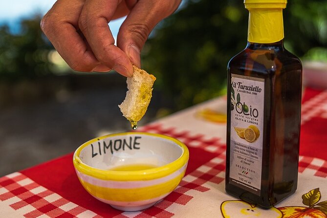 Sorrento Ape Tour, Lemon Garden, Mozzarella Show & Pizza Class - Making your own Neapolitan pizza in Schiazzano