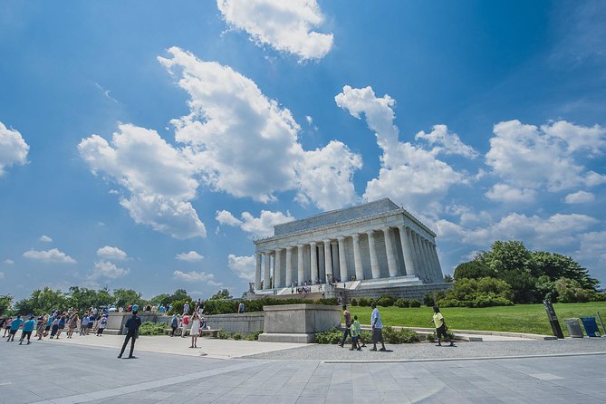 The DC Cherry Blossom Bus Tour with Tidal Basin Guided Walk - Lincoln Memorial, 15 minutes
