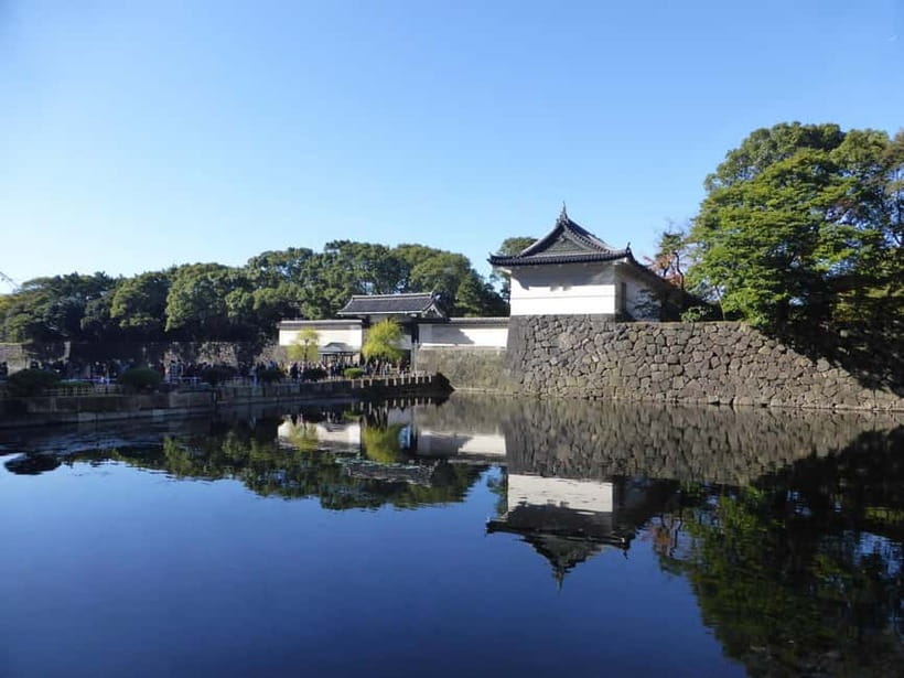 Tokyo: Imperial Palace East Gardens Walking Tour - Stone walls, guard houses, and the practical side of power