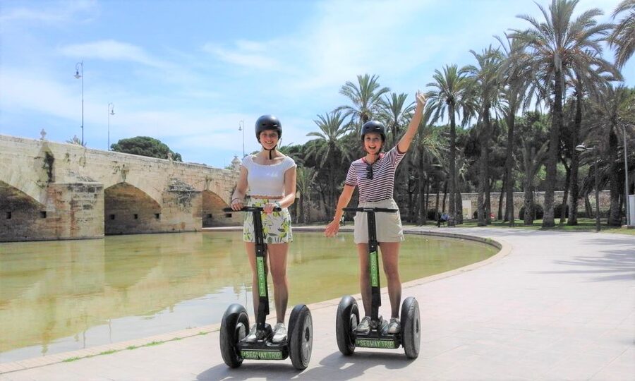 Valencia: Old Town and Gardens Segway Tour - What the guide adds to the ride