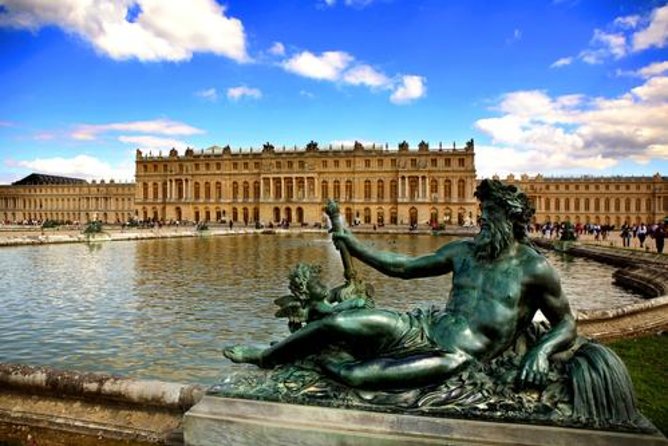 Versailles Château and Gardens Walking Tour - Fountains, music, and the best day to go