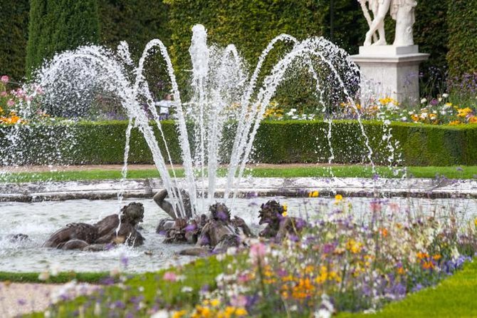 Versailles Château and Gardens Walking Tour - Entering the palace with timed admission