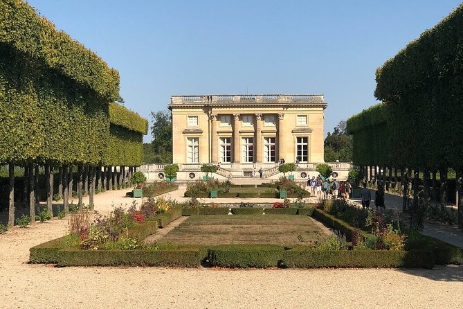 Versailles Full Tour: Palace, Gardens & Marie-Antoinette’s Estate - Lunch and the afternoon estate