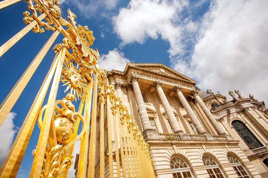 Versailles: Palace and Garden Bike Tour with Tickets - The market stop: building your own picnic