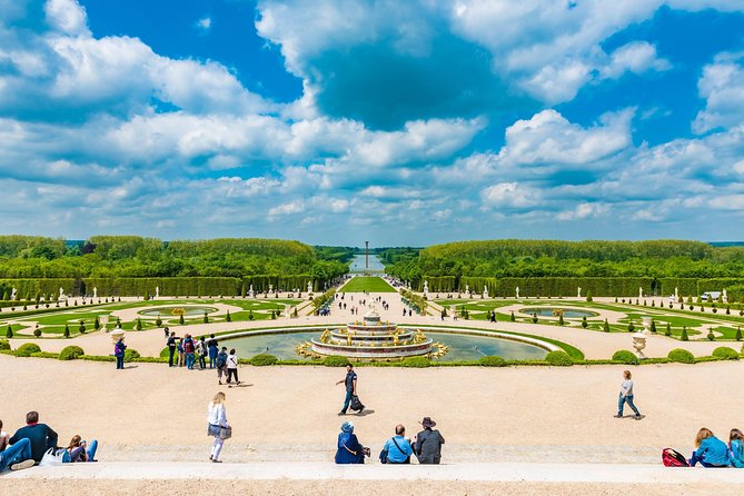 Versailles Palace and Gardens Half Day Guided Tour from Paris - Crowds, timing, and the real skip-the-line experience