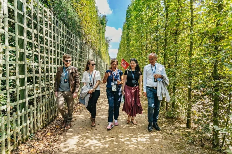 Versailles: Palace, Gardens & Queen’s Estate Guided Tour - Meeting near Versailles Château Rive Gauche