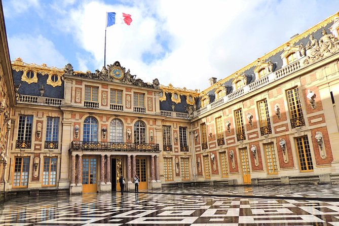 Versailles Palace & Gardens Tour with Transport from Paris - Guided or self-guided: which version fits you?