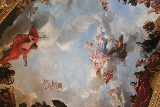 Versailles Palace Guided Tour with Gardens Access - What planned entry really means
