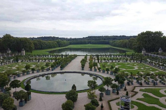 Versailles Royal Palace & Gardens Private Tour by Golf Cart - Should you book the private golf cart tour?