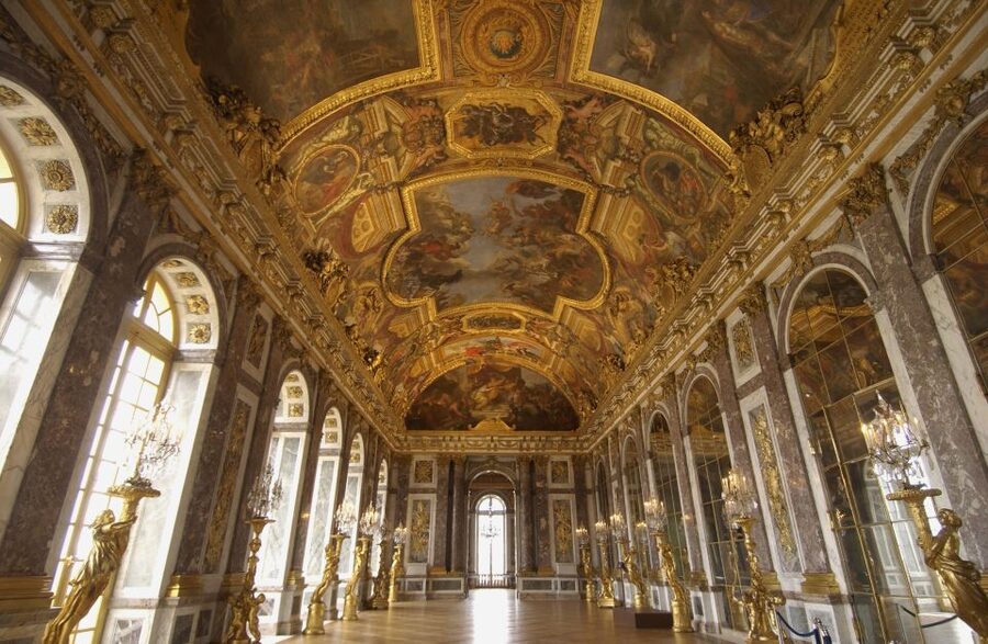 Versailles: Skip-the-Line Guided Tour of Palace with Gardens - The Hall of Mirrors and the spectacle of power