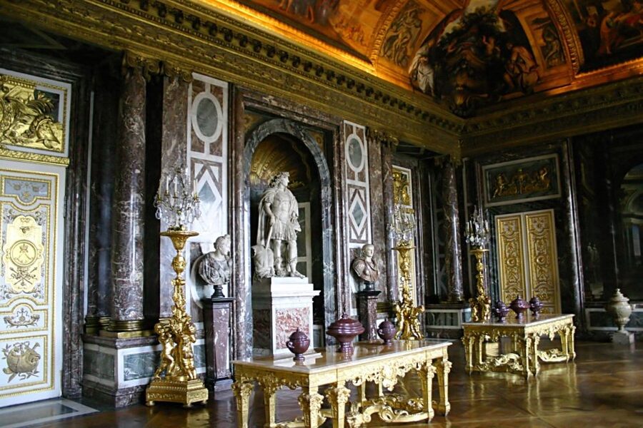Versailles: Skip-the-Line Guided Tour of Palace with Gardens - Reaching the Trianons and Queen’s Hamlet