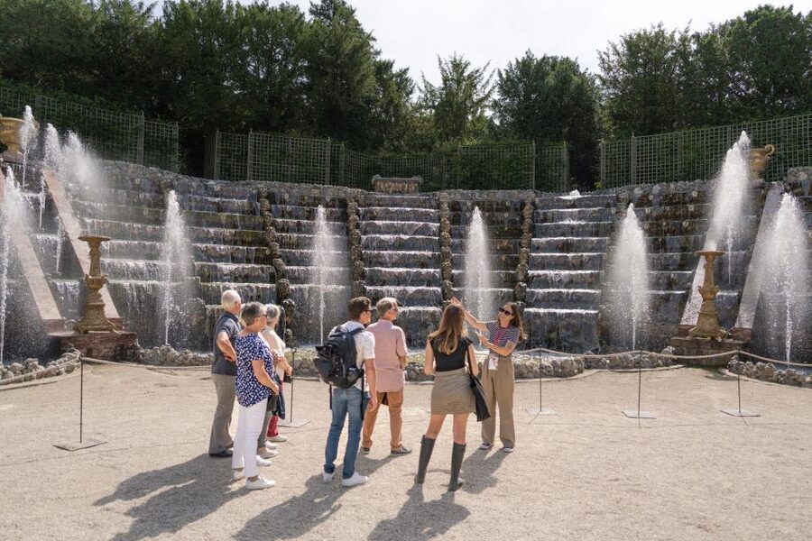Versailles: Skip-the-Line Versailles Palace and Gardens Tour - Fountain shows and Musical Gardens