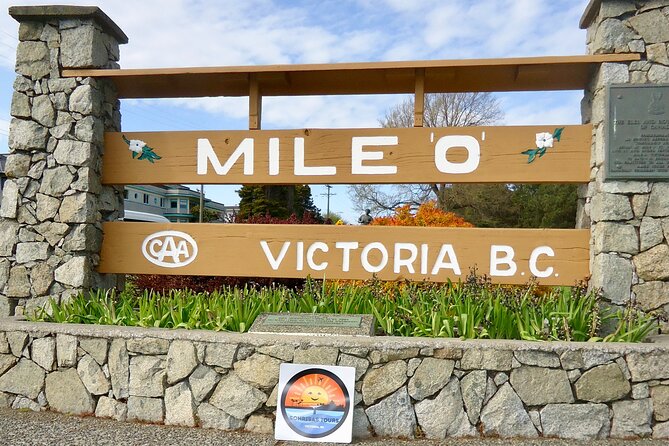 Victoria Private Tour Visiting City and Butchart Gardens - Chinatown and Fan Tan Alley
