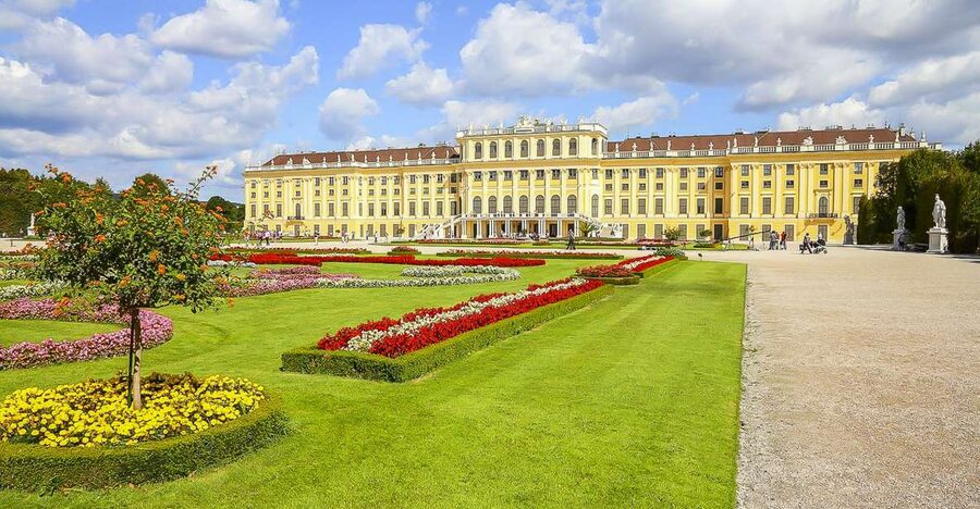 Vienna: Schönbrunn Palace & Gardens Skip-the-Line Tour - Key points about this Schönbrunn tour