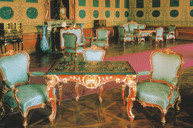Vienna: Skip the Line Schönbrunn Palace and Gardens Guided Tour - What the guide adds to the rooms