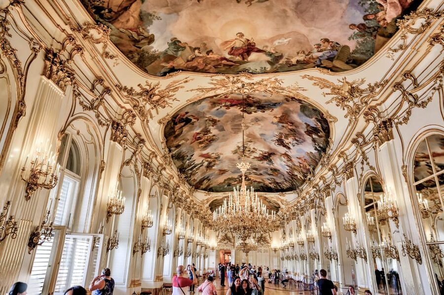 Vienna: Skip-the-Line Schönbrunn Palace and Gardens Tour - Meeting at the Group Center, not the palace door