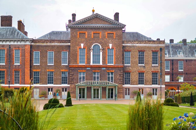 VIP Kensington Palace Gardens Tour & Royal Tea Crown Experience - Choosing the Kensington Palace interior upgrade